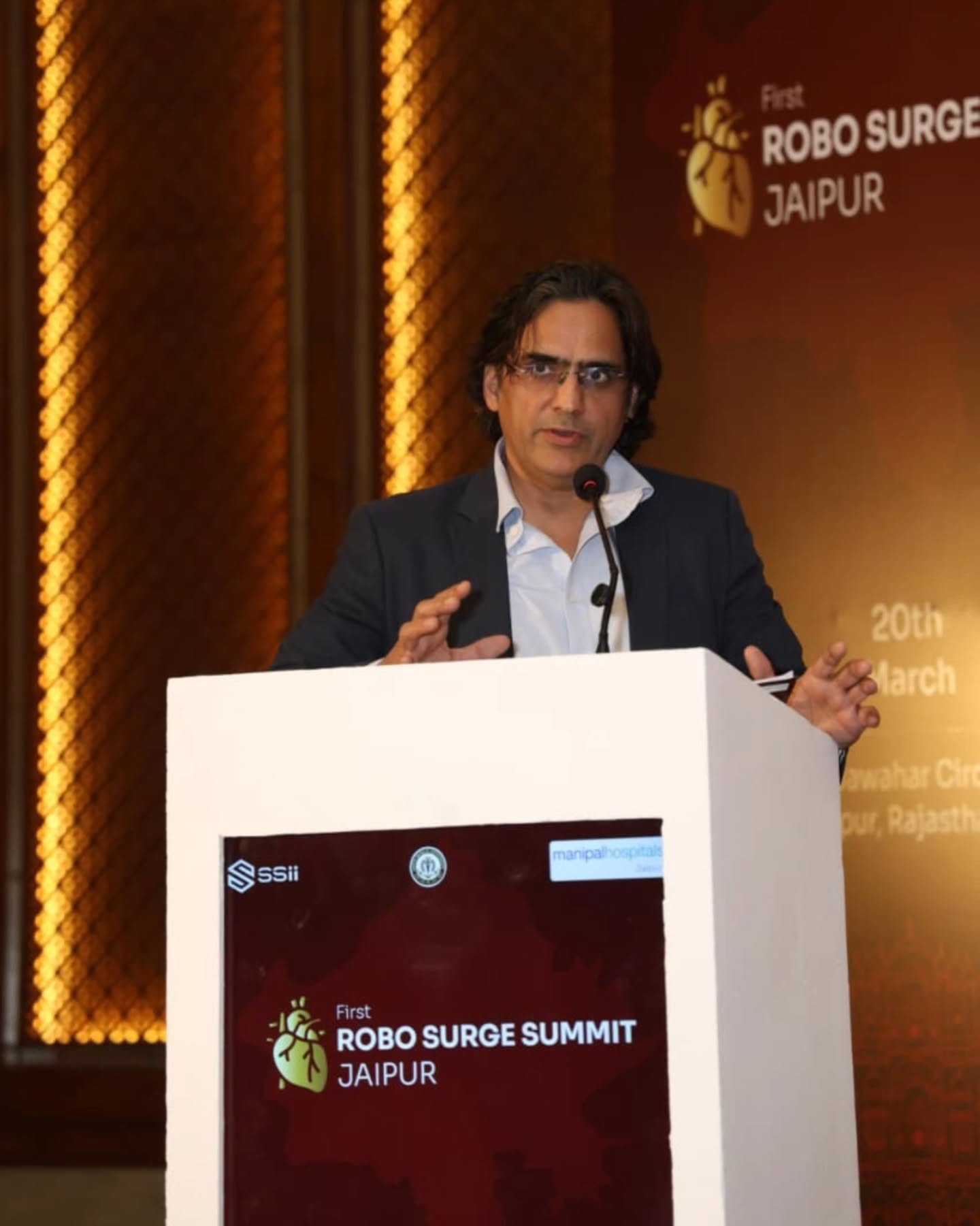 𝗙𝗶𝗿𝘀𝘁 𝗥𝗼𝗯𝗼𝘁𝗶𝗰 𝗦𝘂𝗿𝗴𝗲 𝗦𝘂𝗺𝗺𝗶𝘁 𝗝𝗮𝗶𝗽𝘂𝗿
An incredible evening dedicated to the future of robotic surgery in India, with 𝟮𝟬𝟬+ 𝘀𝘂𝗿𝗴𝗲𝗼𝗻𝘀 𝗷𝗼𝗶𝗻𝗶𝗻𝗴 𝘂𝘀 .
Celebrating a proud milestone of 𝟭𝟬𝟬+ 𝗥𝗼𝗯𝗼𝘁𝗶𝗰 𝗖𝗮𝗿𝗱𝗶𝗮𝗰 𝗦𝘂𝗿𝗴𝗲𝗿𝗶𝗲𝘀 💙 a journey powered by precision, innovation, and teamwork.
Heartfelt thanks to our dedicated cardiac team for their excellence and commitment.
Special gratitude to Dr. Sudhir Srivastava for sharing his invaluable insights and guiding us in advancing robotic cardiac surgery.
Grateful to all the esteemed surgeons, healthcare professionals, and guests who made this event truly successful. 🙏
#RoboticSurgery #CardiacSurgery #HealthcareInnovation #MedicalExcellence #JaipurEvents