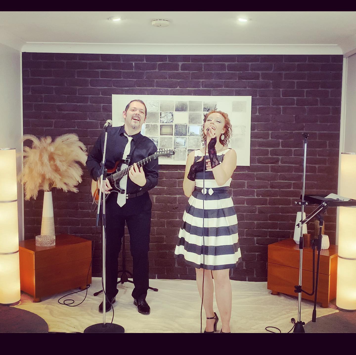 Here are some pictures from the Livestream that we did in April. If you missed it, you can still enjoy our new electro-jazz repertoire!
Check the video of the livestream, the link is in our description box!
#livestream #onlineconcert #electroswing #electrojazz #majazzter #majazztertv #minieminarelli #ermannobrignolo #followus